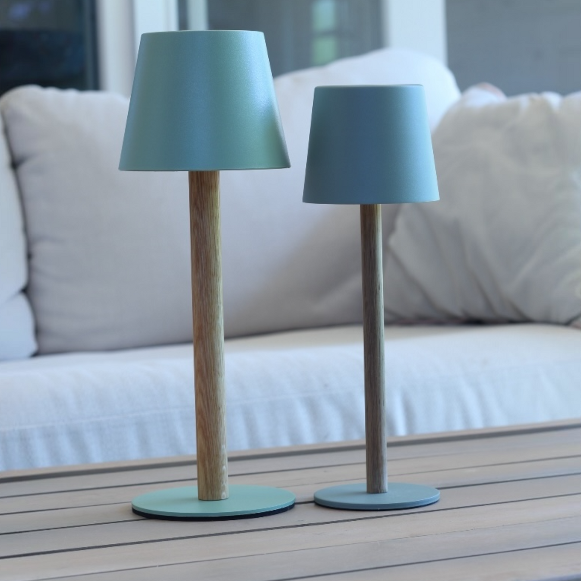 TIMBERCAN Mini Akku LED Tischlampe aus Massivholz – Kompakte Design Tischleuchte im Scandi Stil