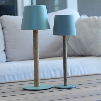 TIMBERCAN Mini Akku LED Tischlampe aus Massivholz – Kompakte Design Tischleuchte im Scandi Stil