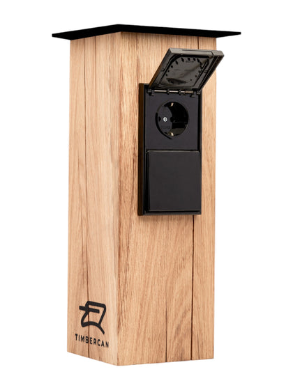 Timbercan Gartensteckdose 2-fach mit geöffneter Steckdosenklappe in schwarz. 