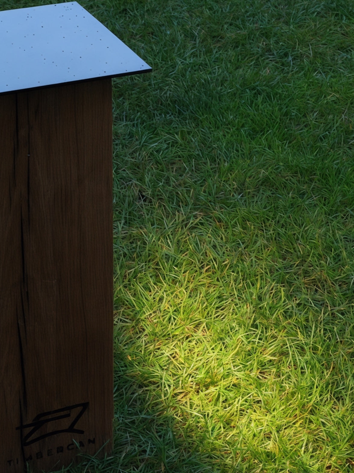 LED eingeschaltet, Lichtfarbe neutralweiß.