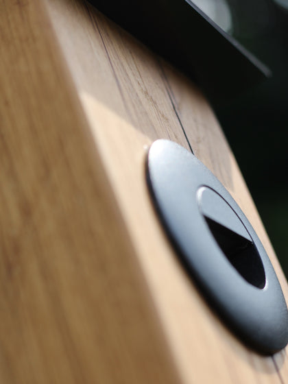 Ansicht auf die LED, die perfekt in die Holzsäule eingearbeitet ist. 