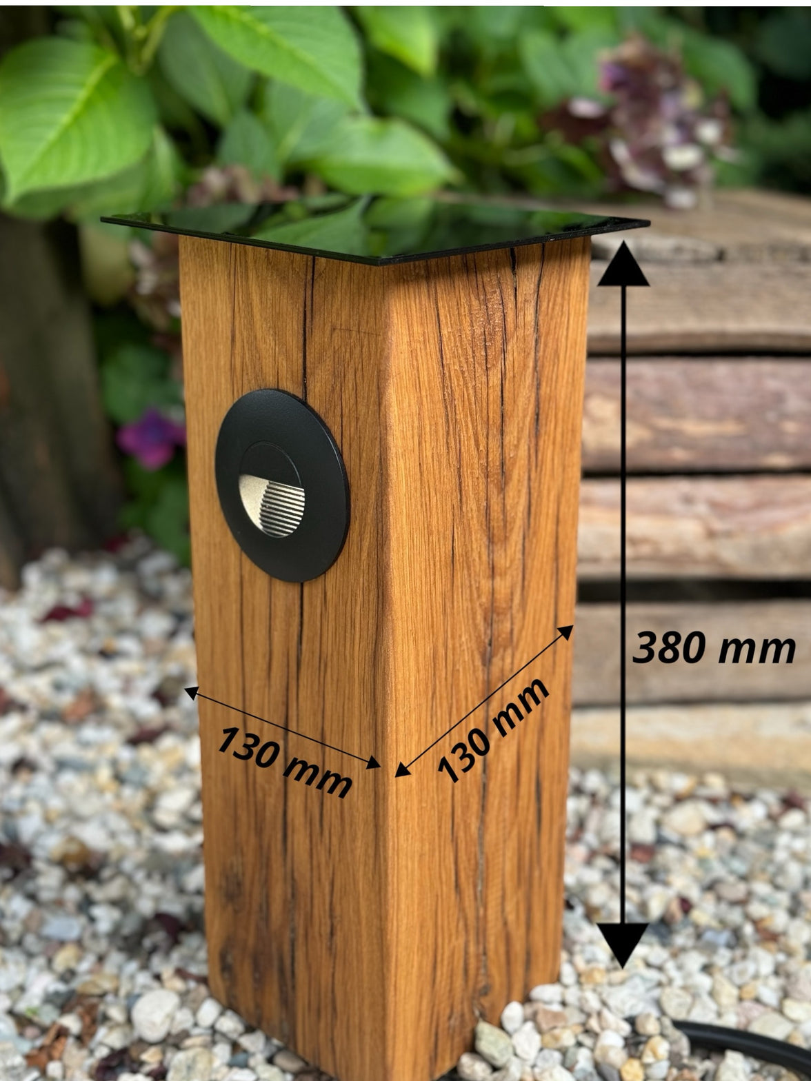 Technische Zeichnung der Wegleuchte mit Maßangaben in cm. 