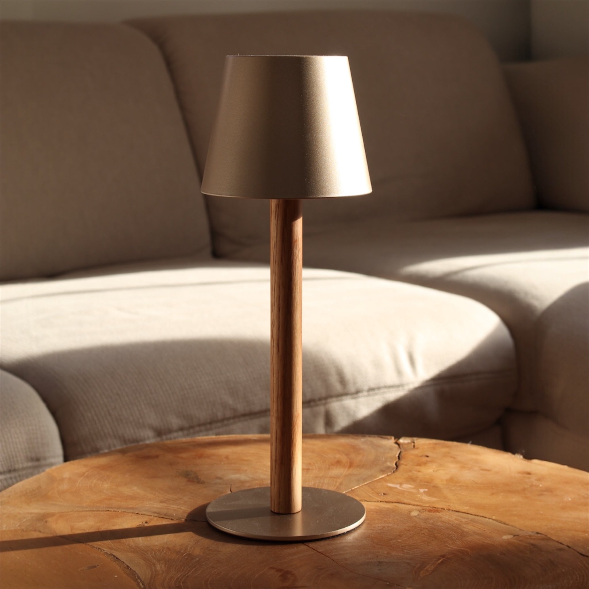 TIMBERCAN Design-Tischlampe aus Massivholz