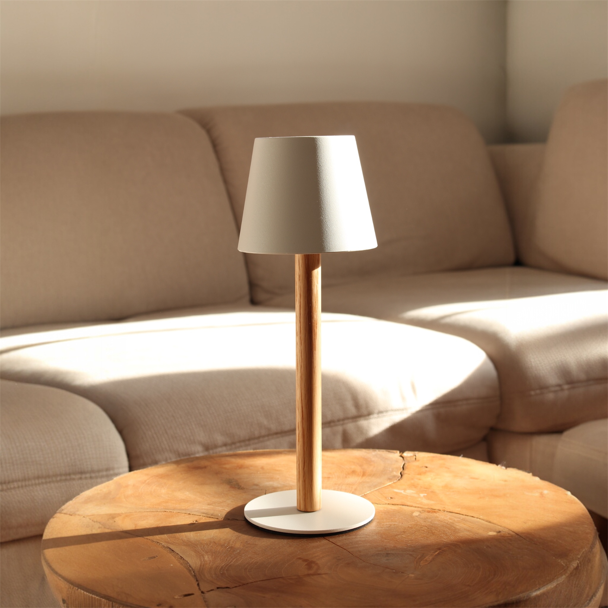 TIMBERCAN Design-Tischlampe aus Massivholz