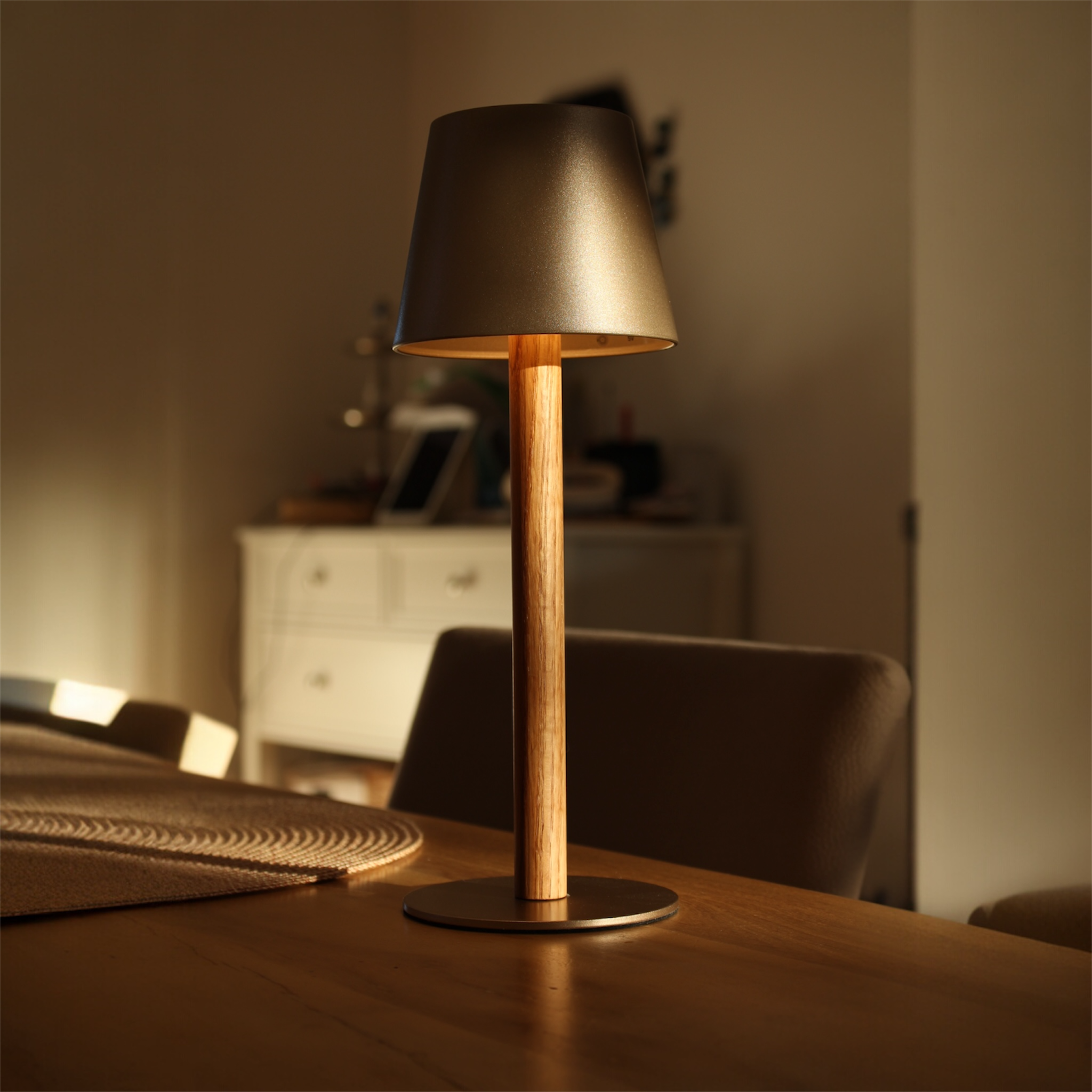 TIMBERCAN Design-Tischlampe aus Massivholz